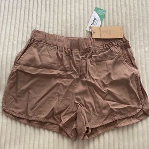 KAKI SHORTS